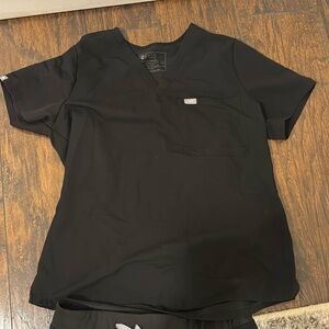 Figs top and bottom black large